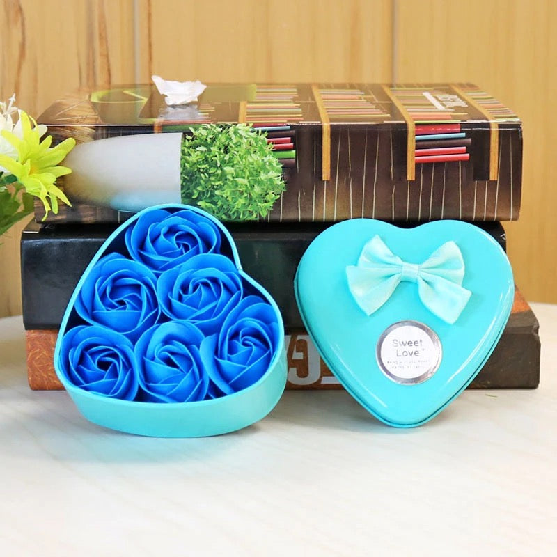 Heart Shaped Flowers Gift Box Blue